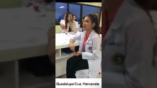 ESTUDIANTE CANTA COMO ARIANA GRANDE😱😱 [upl. by Sullivan]