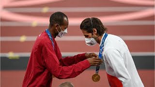 Ecco perché Tamberi e Barshim si sono scambiati sul podio le medaglie [upl. by Annocahs]